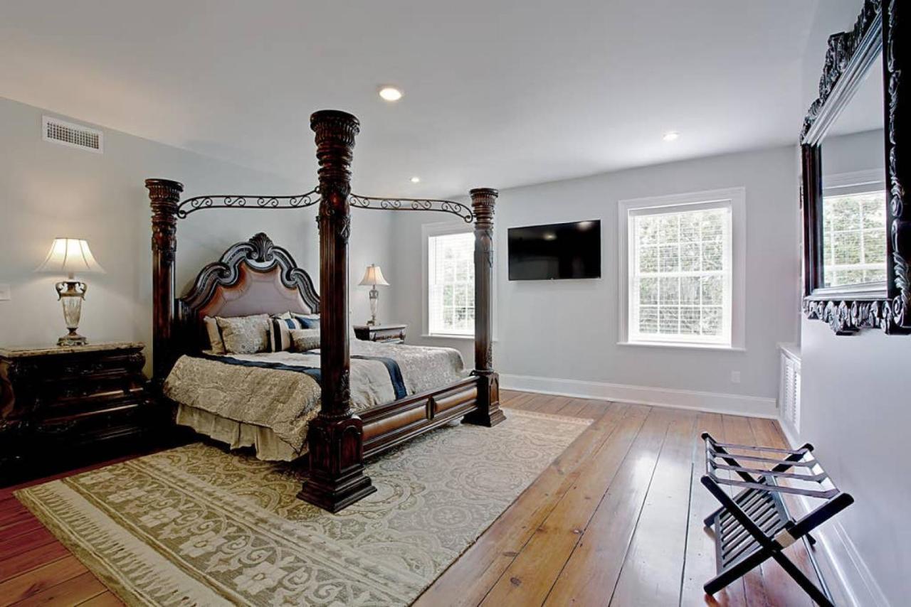 서배너 Newly Renovated 4 Bed 3 Bath And 2 Parking Spots 빌라 외부 사진
