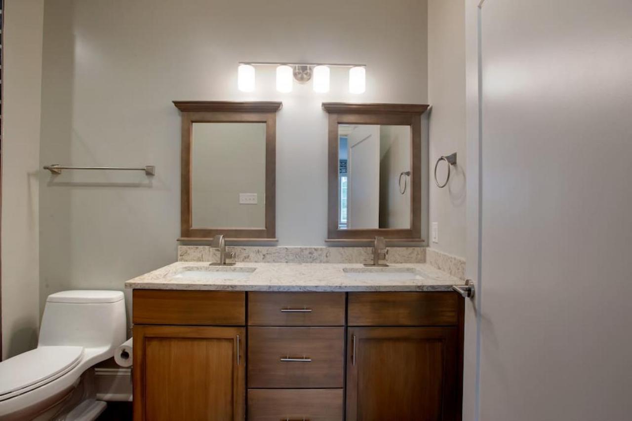 서배너 Newly Renovated 4 Bed 3 Bath And 2 Parking Spots 빌라 외부 사진