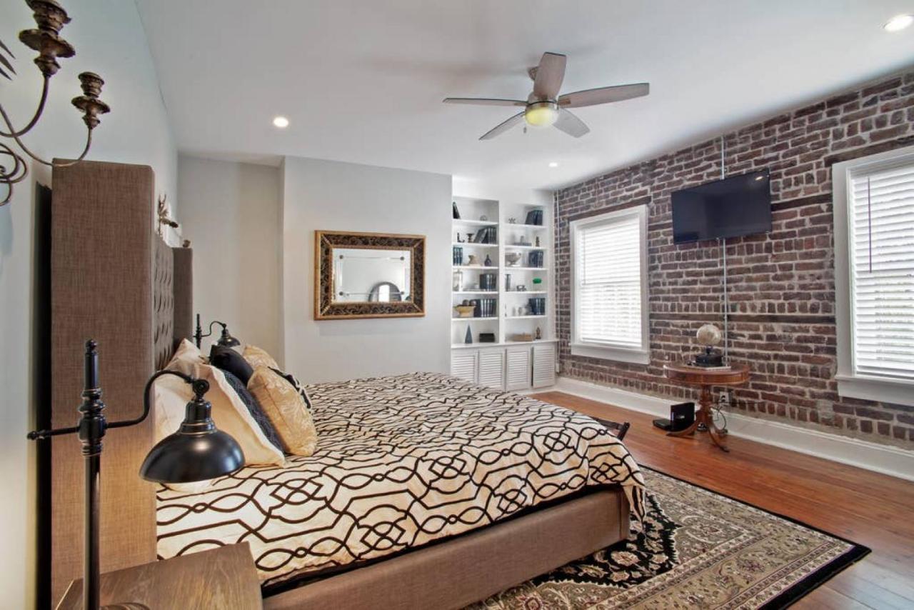 서배너 Newly Renovated 4 Bed 3 Bath And 2 Parking Spots 빌라 외부 사진