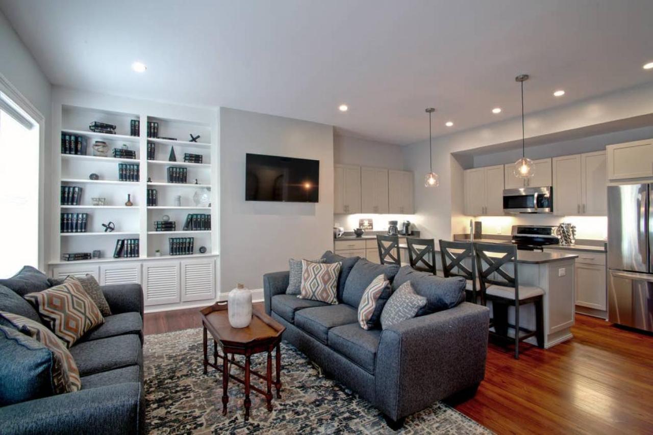 서배너 Newly Renovated 4 Bed 3 Bath And 2 Parking Spots 빌라 외부 사진