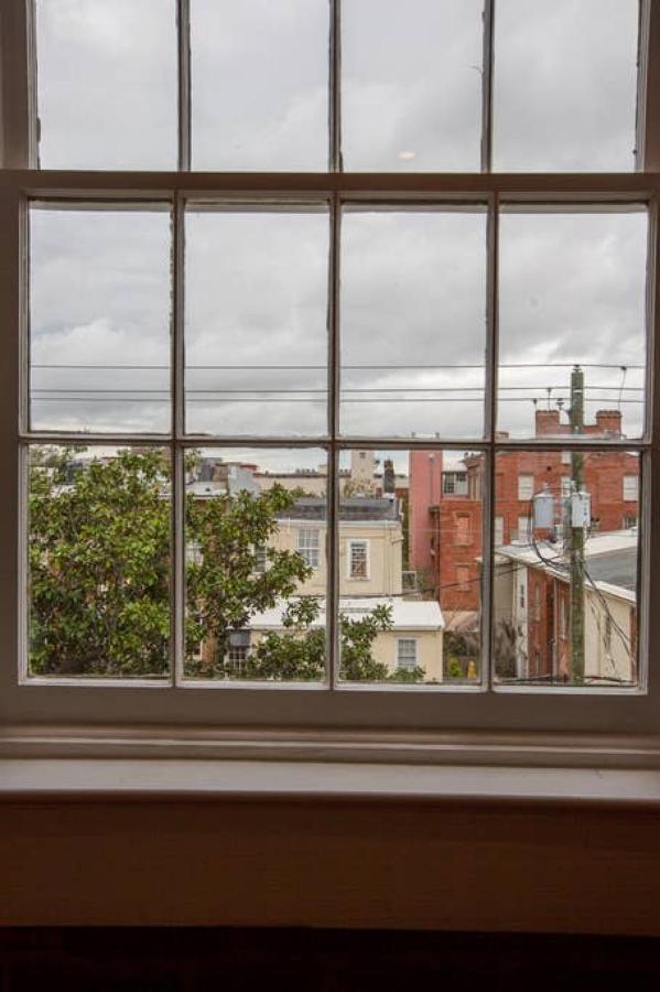 서배너 Newly Renovated 4 Bed 3 Bath And 2 Parking Spots 빌라 외부 사진